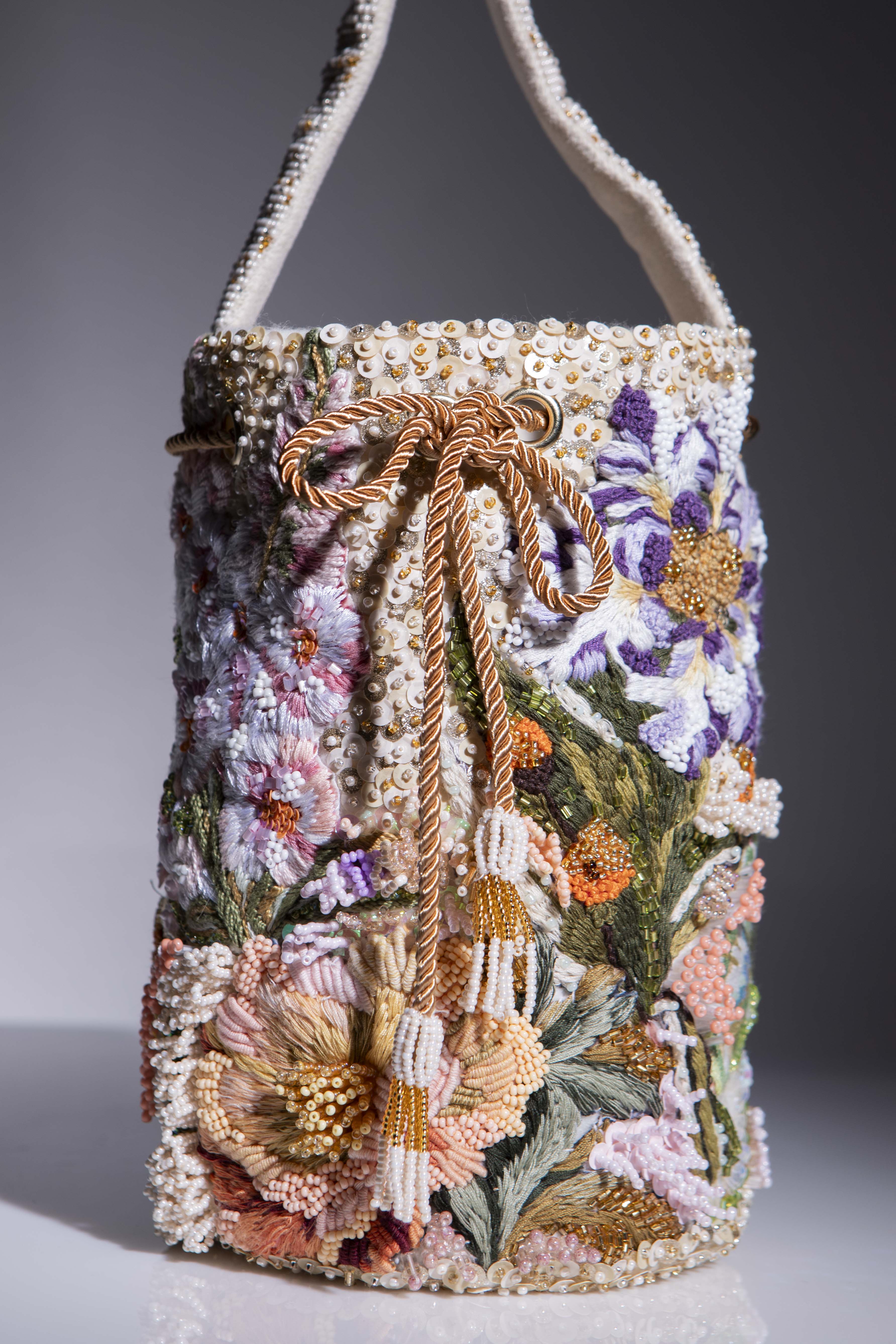 Bolso Jardín Pastel | Bucket Bag Bordado a Mano.