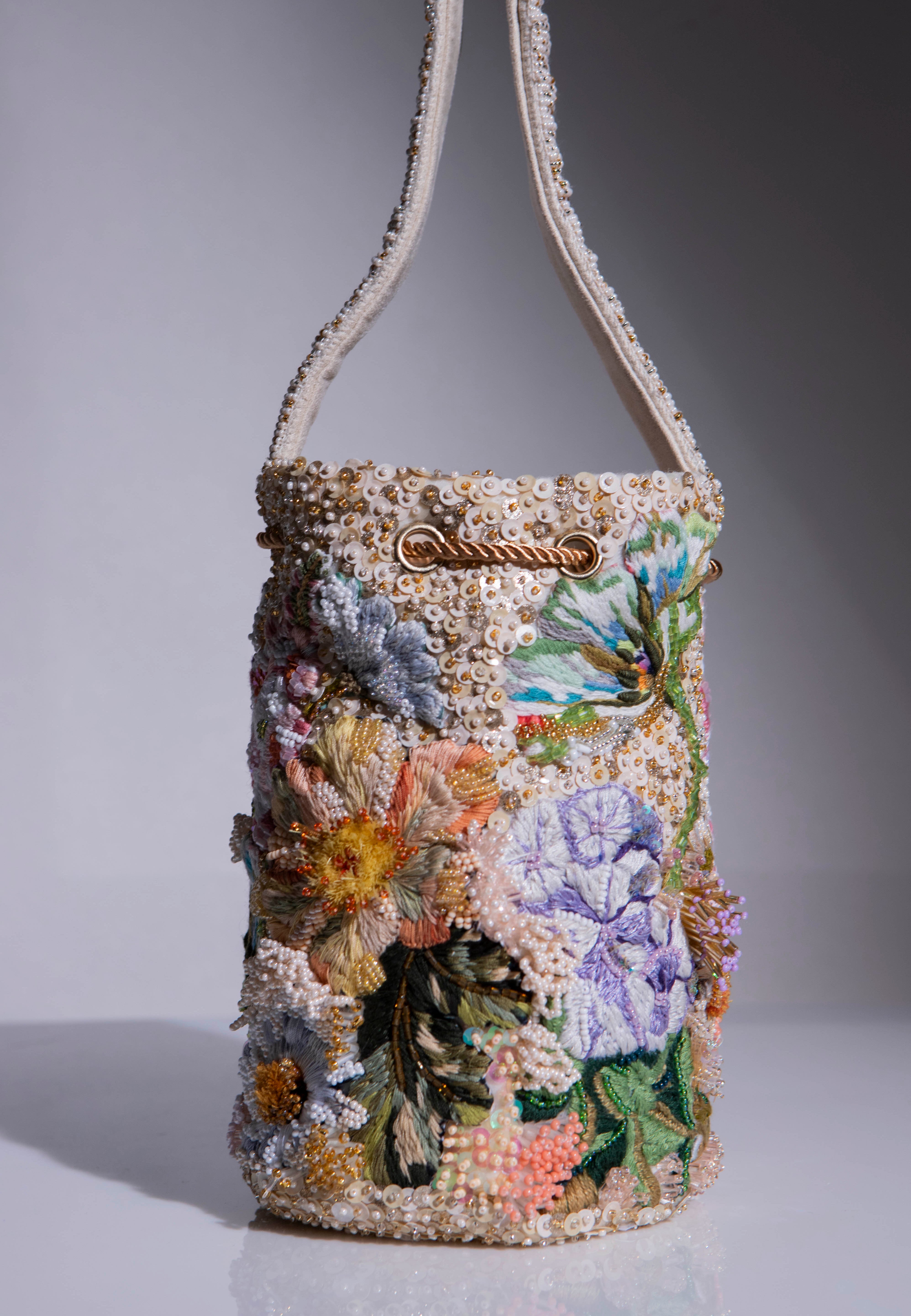 Bolso Jardín Pastel | Bucket Bag Bordado a Mano.